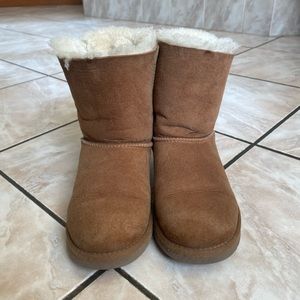 UGG Bailey Bows Kids Size 2